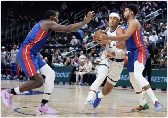 活塞逆转送魔术4连败 CC30+6+10 班凯罗24+11+7 哈里斯23分