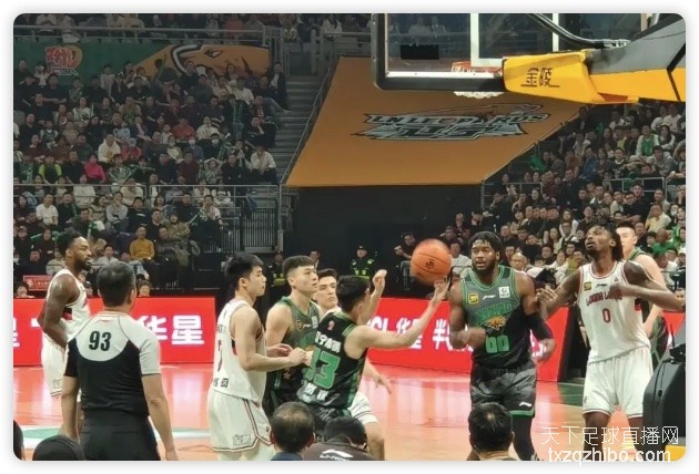 威尔斯23+6+4引领7人上双 辽宁轻取广州4连胜