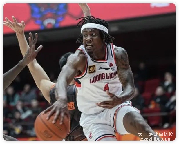 于米提15分 琼斯30+7 姜伟泽14分 广州5人上双送吉林8连败