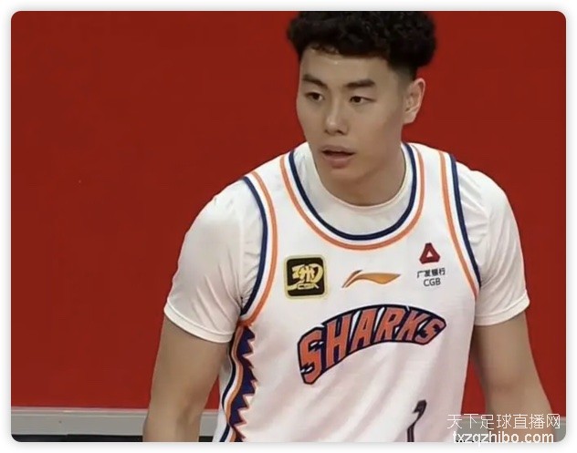 洛夫顿29+13+12琼斯空砍30+11+14 上海力克吉林