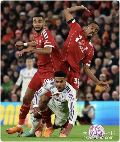 萨拉赫破门赫拉芬贝赫建功 利物浦2-0维拉止四连败