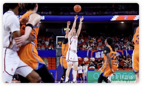 洛夫顿40+12 吴前被驱逐 浙江6人得分上双终结上海主场14连胜