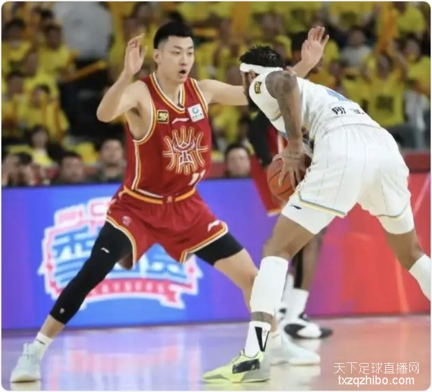 周琦15+6陈盈骏23分 曾凡博伤退北京2-0山西手握赛点